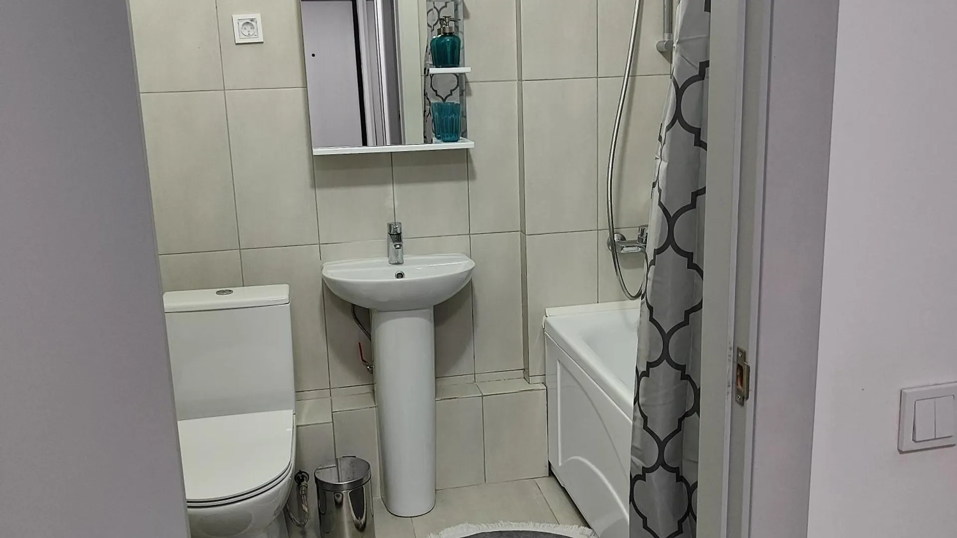 Apartment Near The Kazakhstan Hotel In Almaty